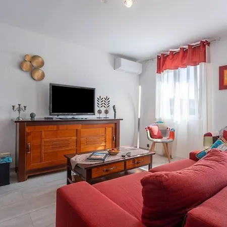 Rez 65m2 5 Min Centre Plages Apartment *